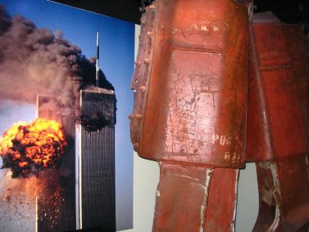 tout d'abord avec quelques heures de retard je voudrais rendre hommage aux victimes innocentes du 11 septembre  en quelques photos souvenir de cette attroce tragédie.......